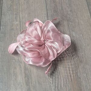 Elegant Pink Fascinator
